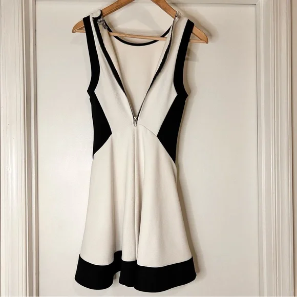 Bailey Blue Black/White Fit and Flair Dress - Size Small - Picture 5 of 8